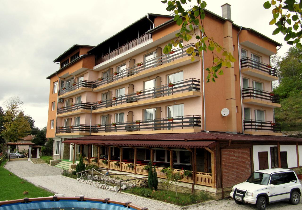 Family Hotel Lipite Tipchenitsa Dış mekan fotoğraf