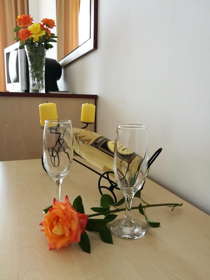 Family Hotel Lipite Tipchenitsa Dış mekan fotoğraf