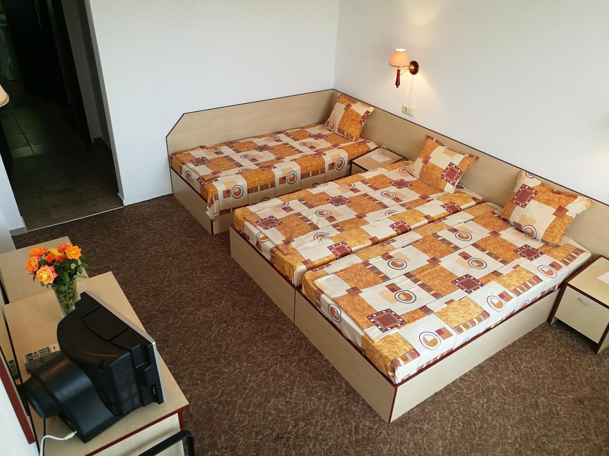Family Hotel Lipite Tipchenitsa Dış mekan fotoğraf