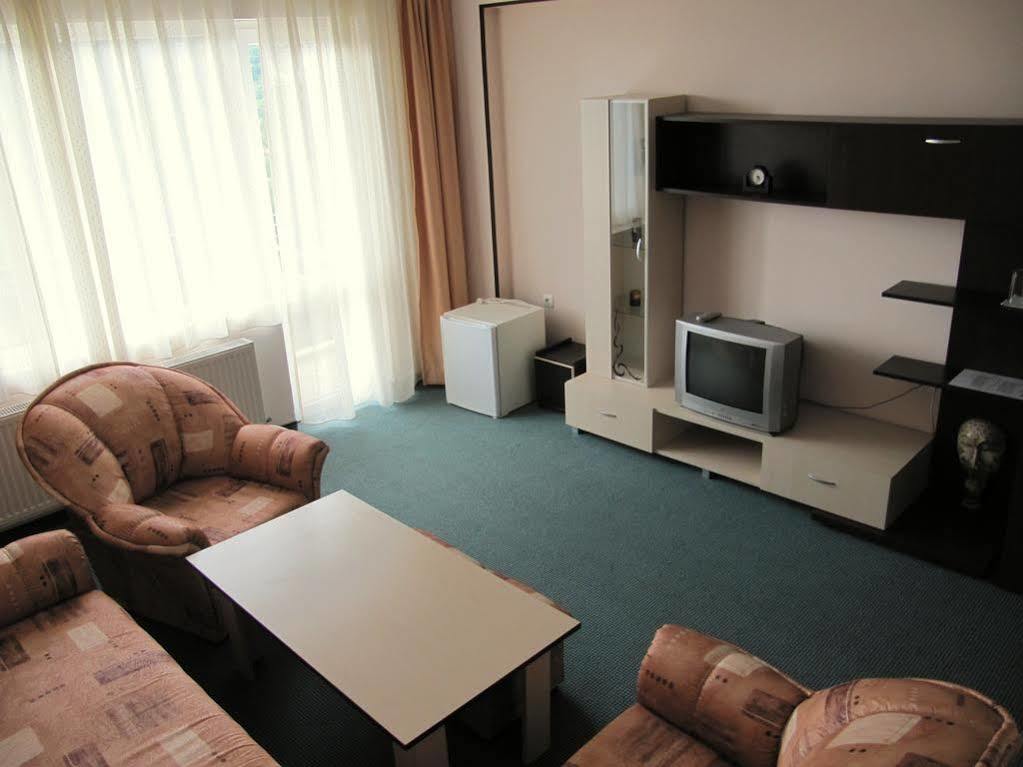 Family Hotel Lipite Tipchenitsa Dış mekan fotoğraf