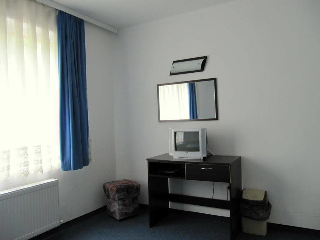 Family Hotel Lipite Tipchenitsa Dış mekan fotoğraf