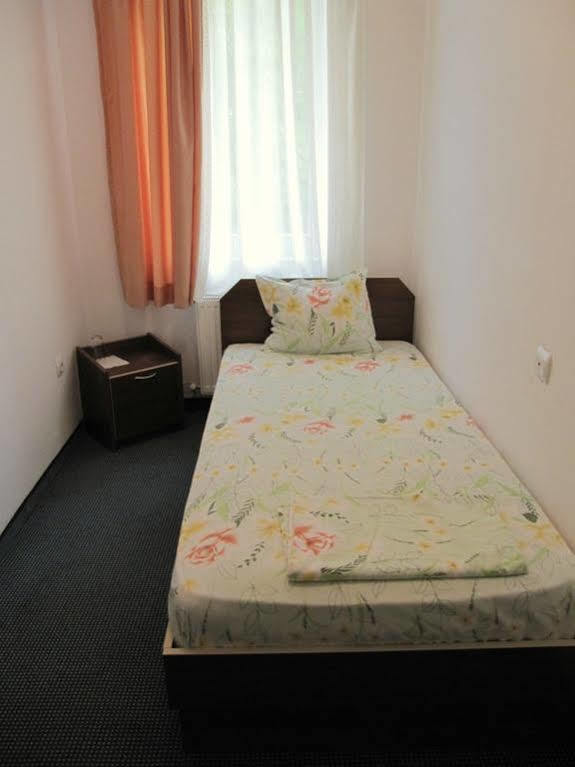 Family Hotel Lipite Tipchenitsa Dış mekan fotoğraf