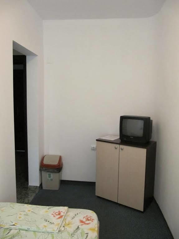 Family Hotel Lipite Tipchenitsa Dış mekan fotoğraf